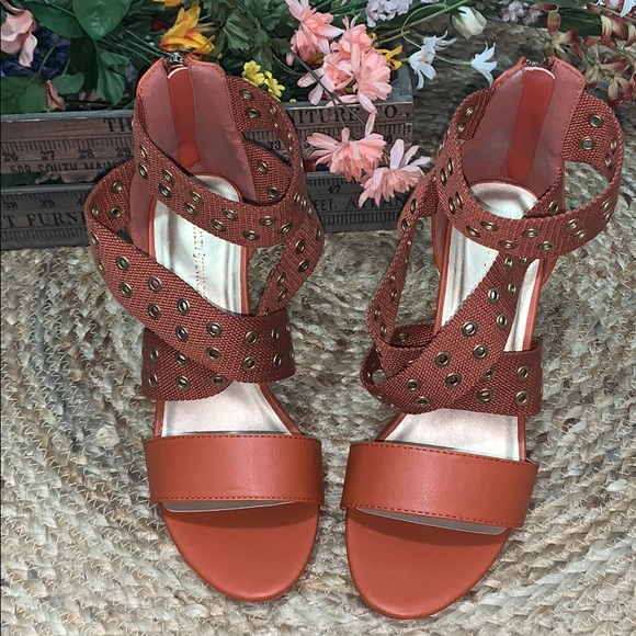 house shoes with good arch support